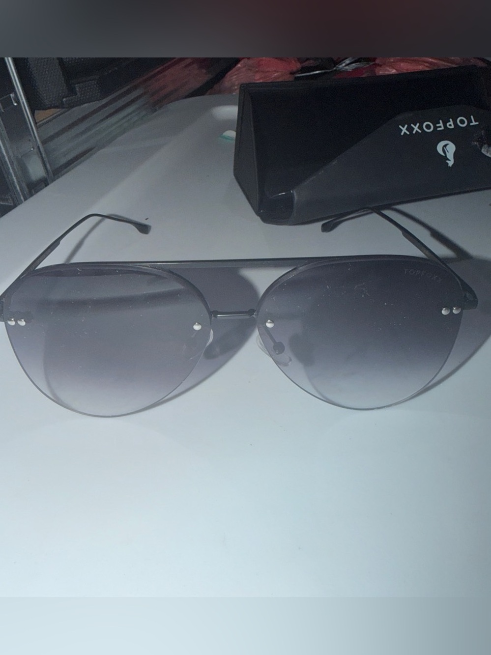 TopFoxx Women's Black Gradient Rimless Sunglasses